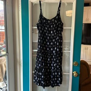 Torrid size 1 Black Geometric design sleeveless dress adjustable straps sundress
